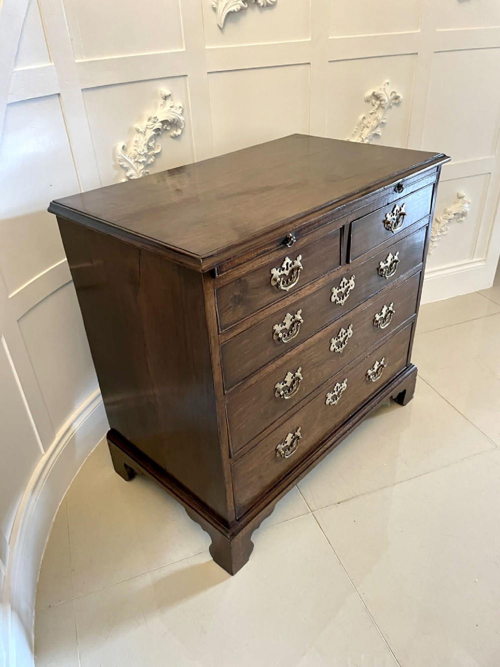   Small Antique George III Quality Mahogany Chest of Drawers 
