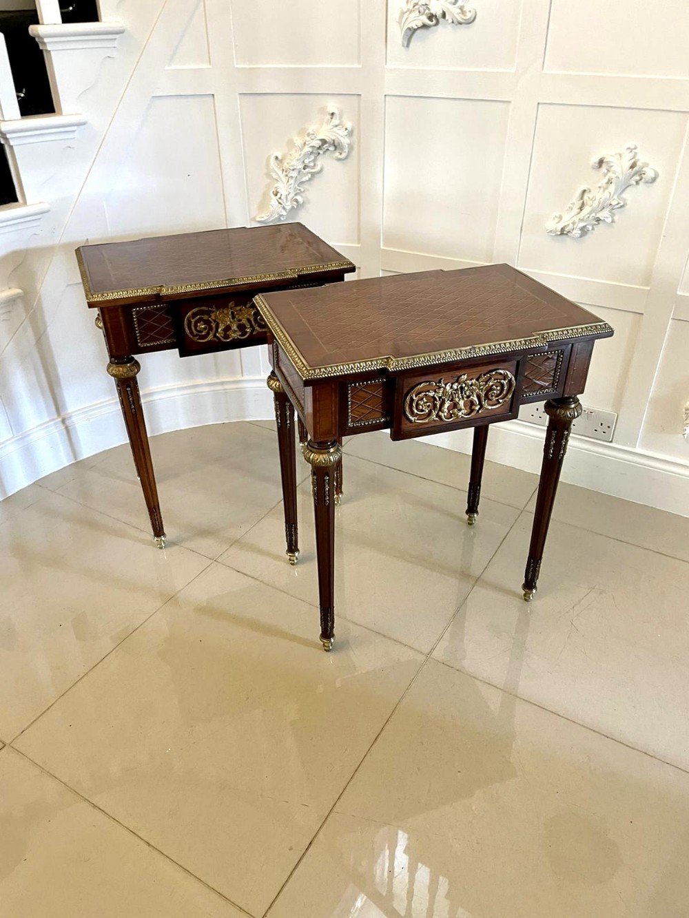 Pair of Quality Antique French Kingwood Freestanding Lamp or Bedside Tables

