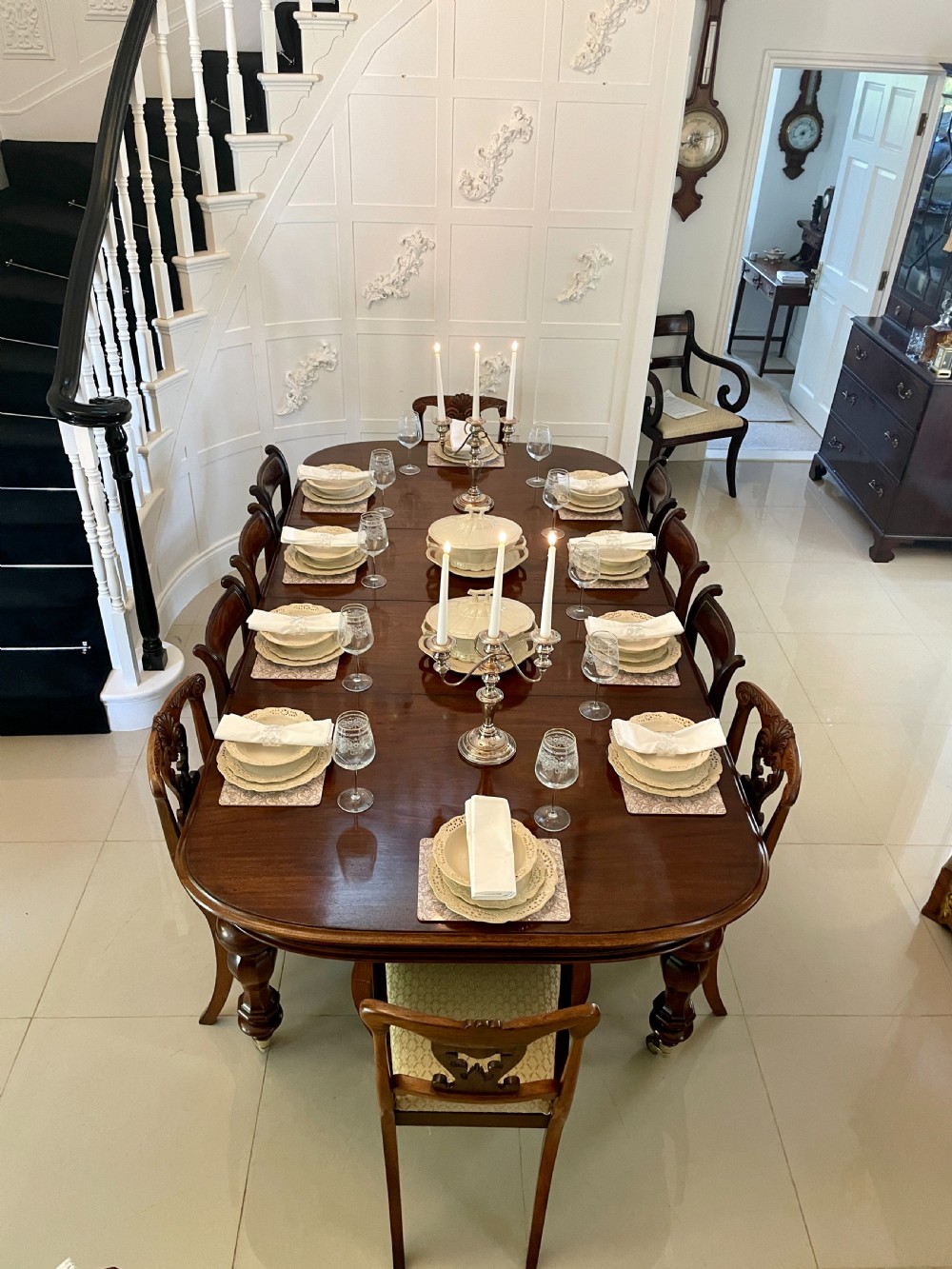  Superb Quality Antique Victorian Figured Mahogany Extending Dining Table 74 x 120 x 241cm
 View VII