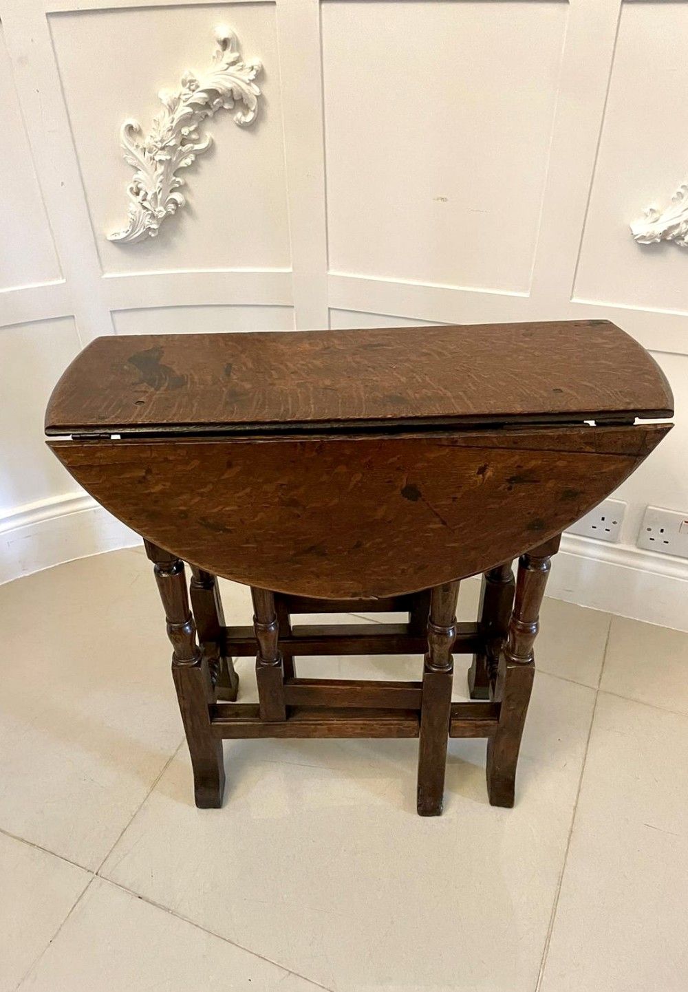  Antique 18th Century Small Quality Oak Gateleg Table 
