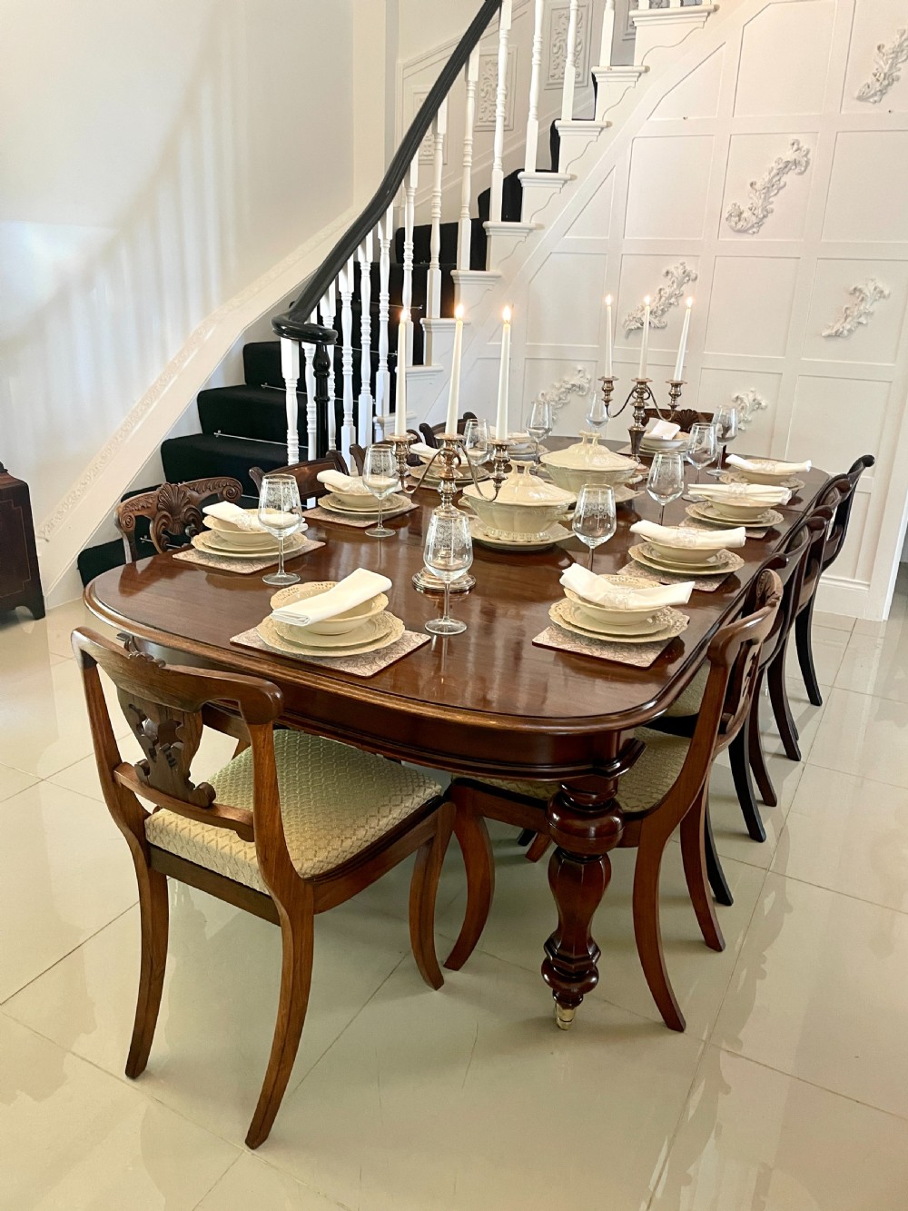  Superb Quality Antique Victorian Figured Mahogany Extending Dining Table 74 x 120 x 241cm
 View VIII