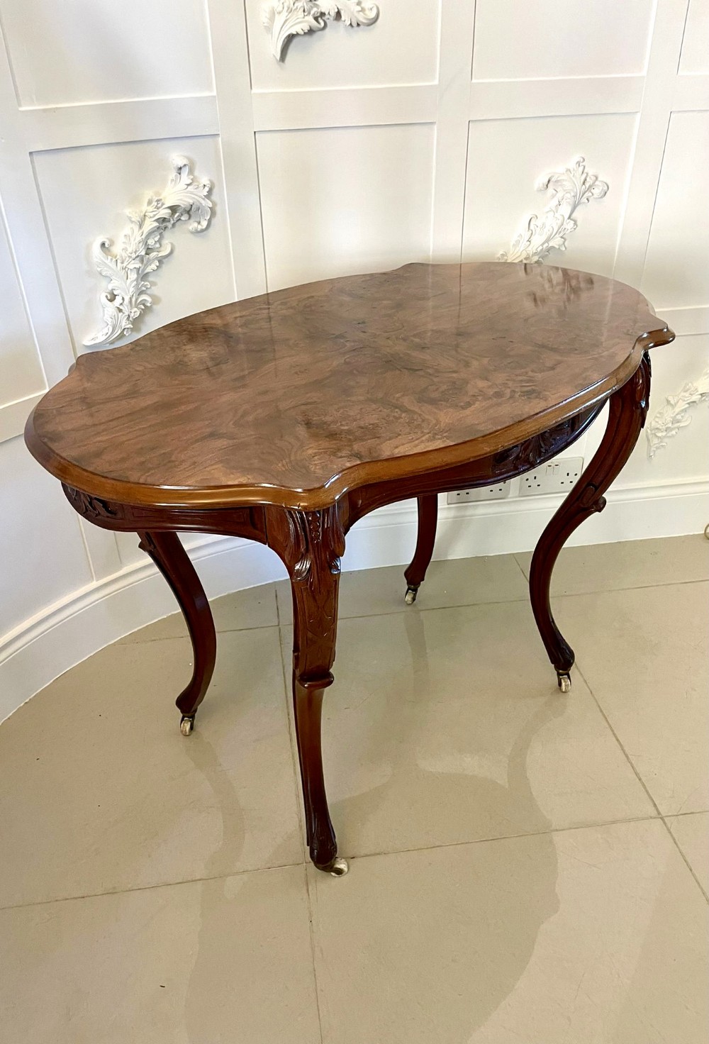 Antique Victorian Quality Freestanding Burr Walnut Centre Table 