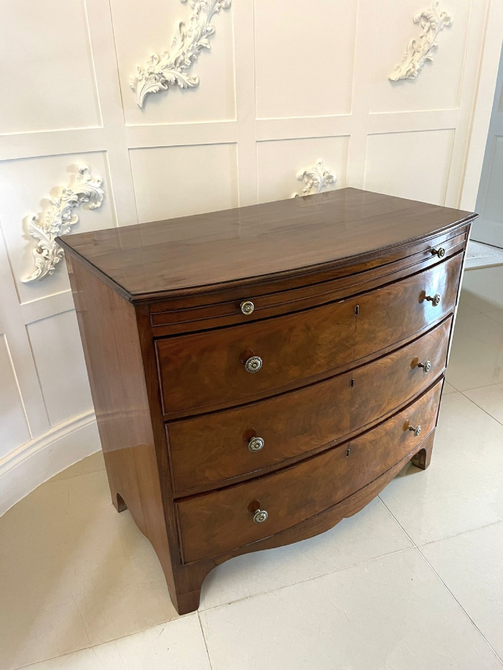 Antique George III Quality Figured Mahogany Bow Front Chest of 3 Drawers 