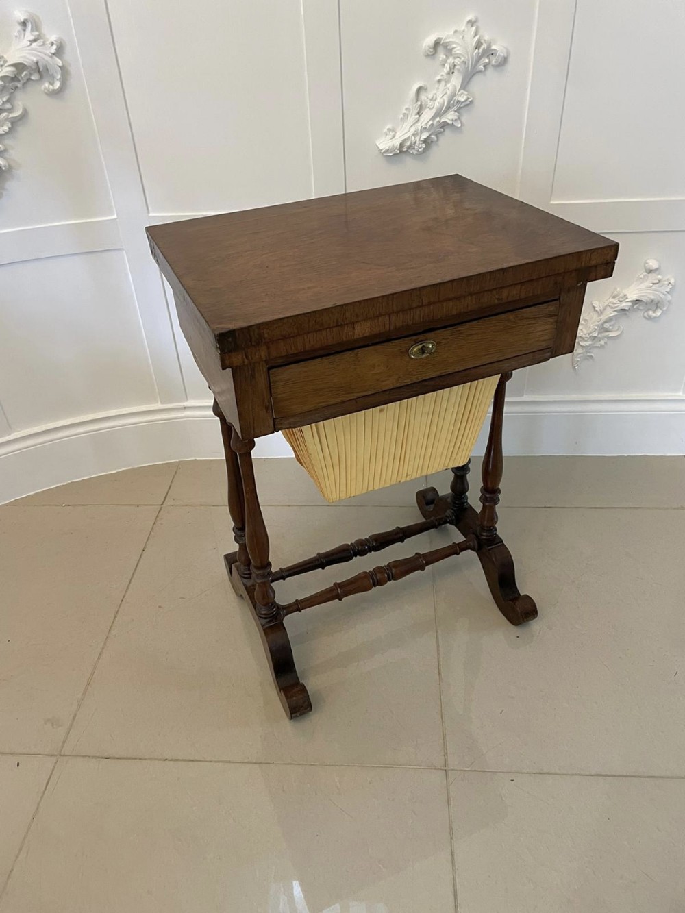 Antique Victorian Quality Rosewood Backgammon/Chess Games Table 