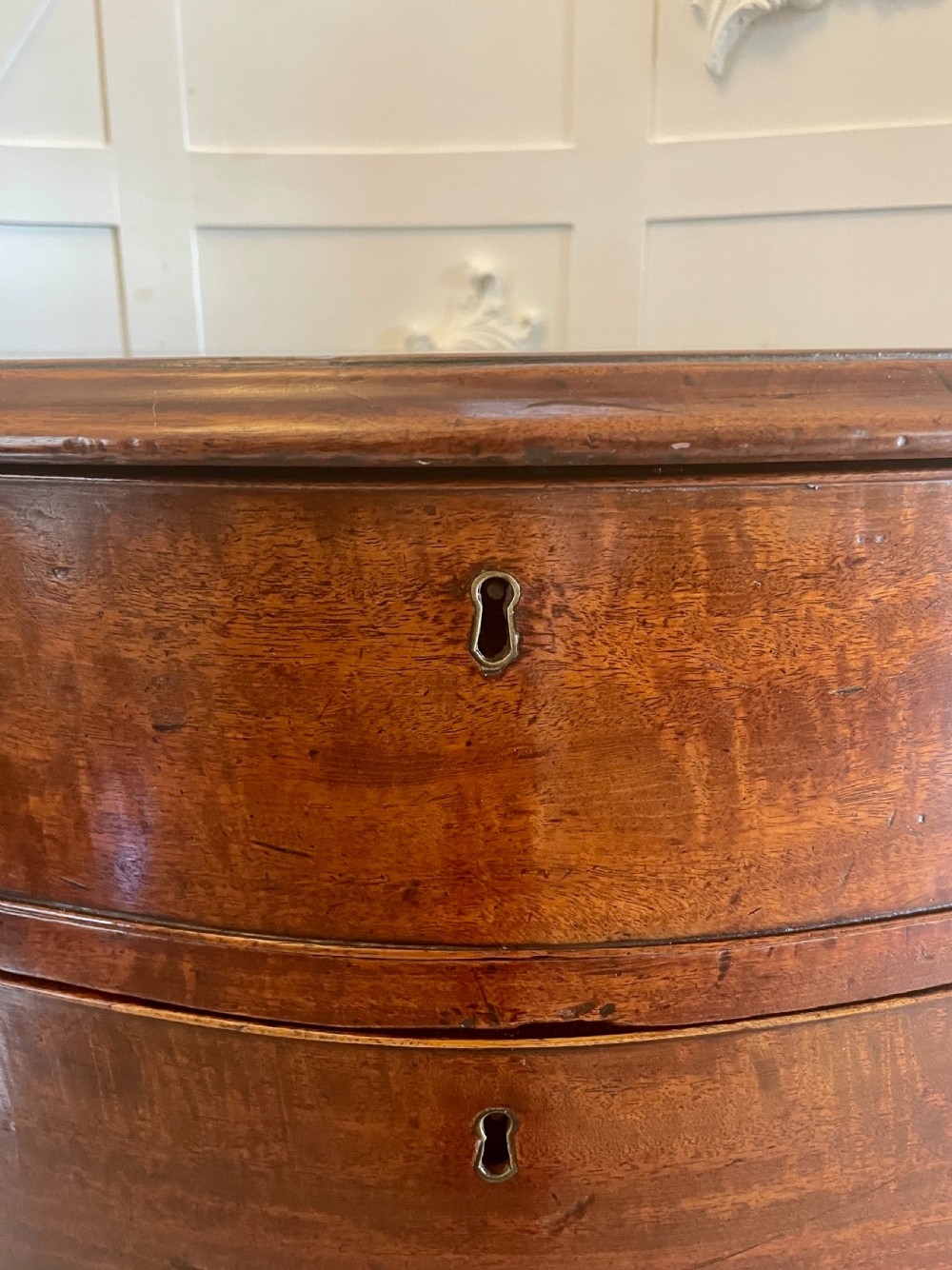 Antique George III Quality Mahogany Serpentine Fronted Chest of Drawers  View XI