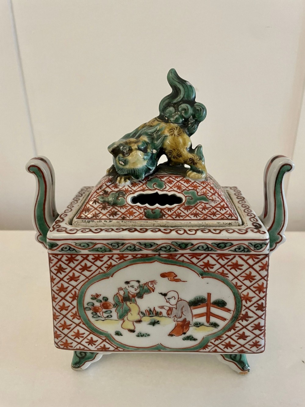 Quality Antique Chinese Hand Painted Vase and Cover 