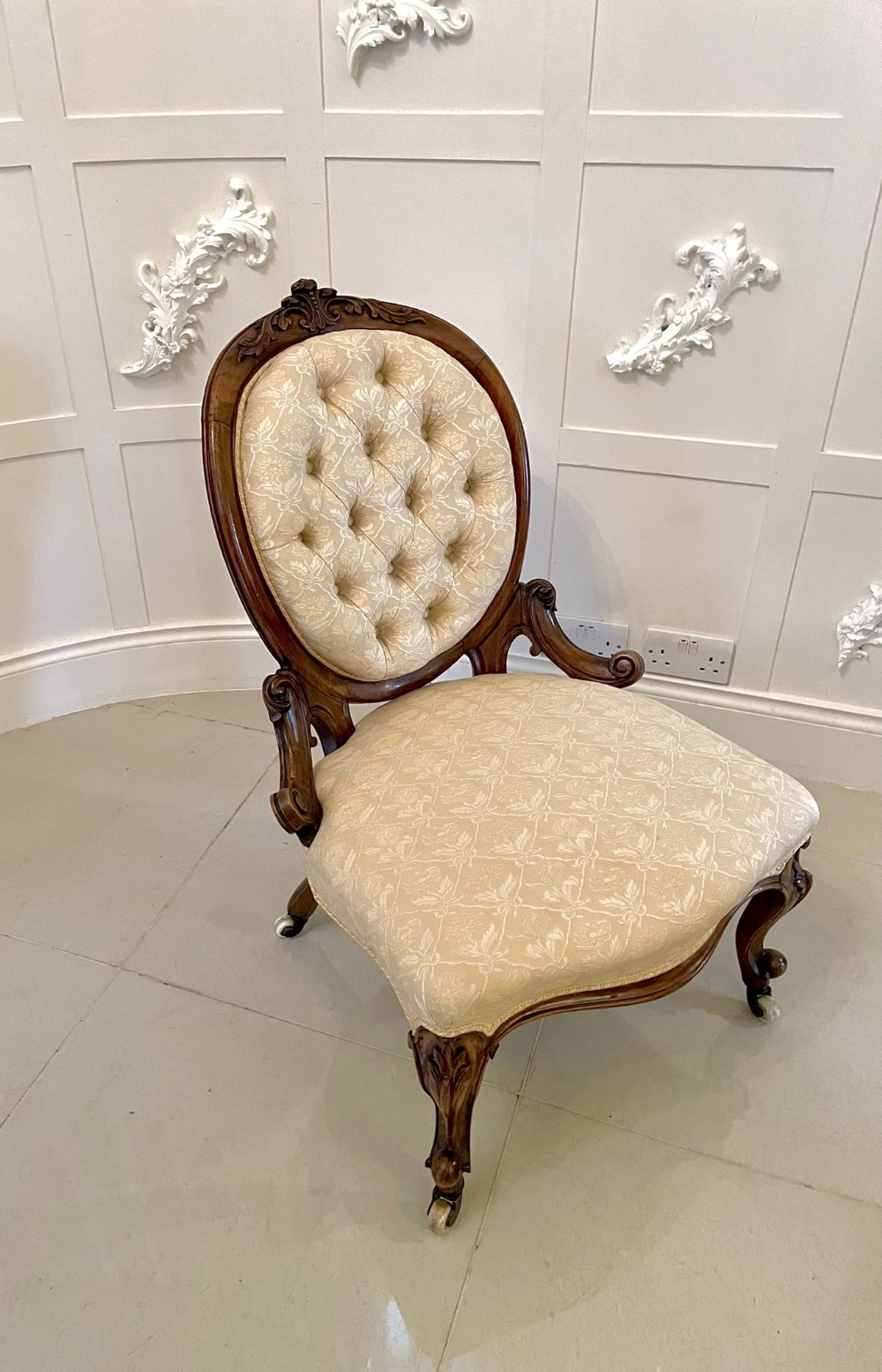 Superb Quality Antique Victorian Carved Walnut Ladies Chair