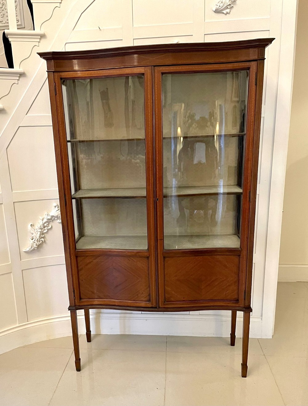 Antique Edwardian Quality Mahogany Inlaid Serpentine Front Display Cabinet 
