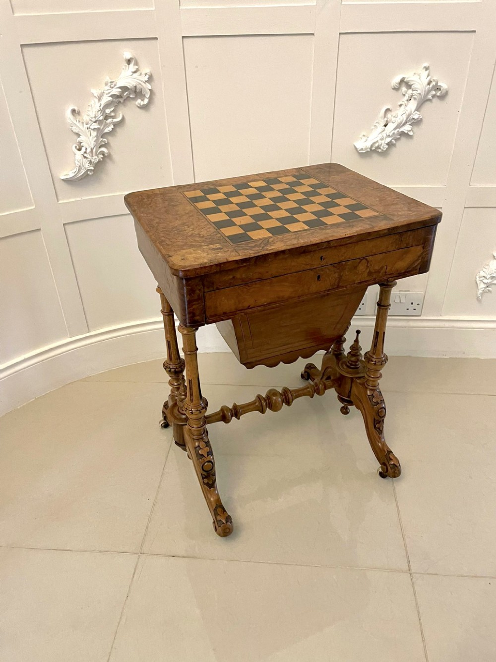  Unusual Antique Victorian Quality Burr Walnut Inlaid Games Table 