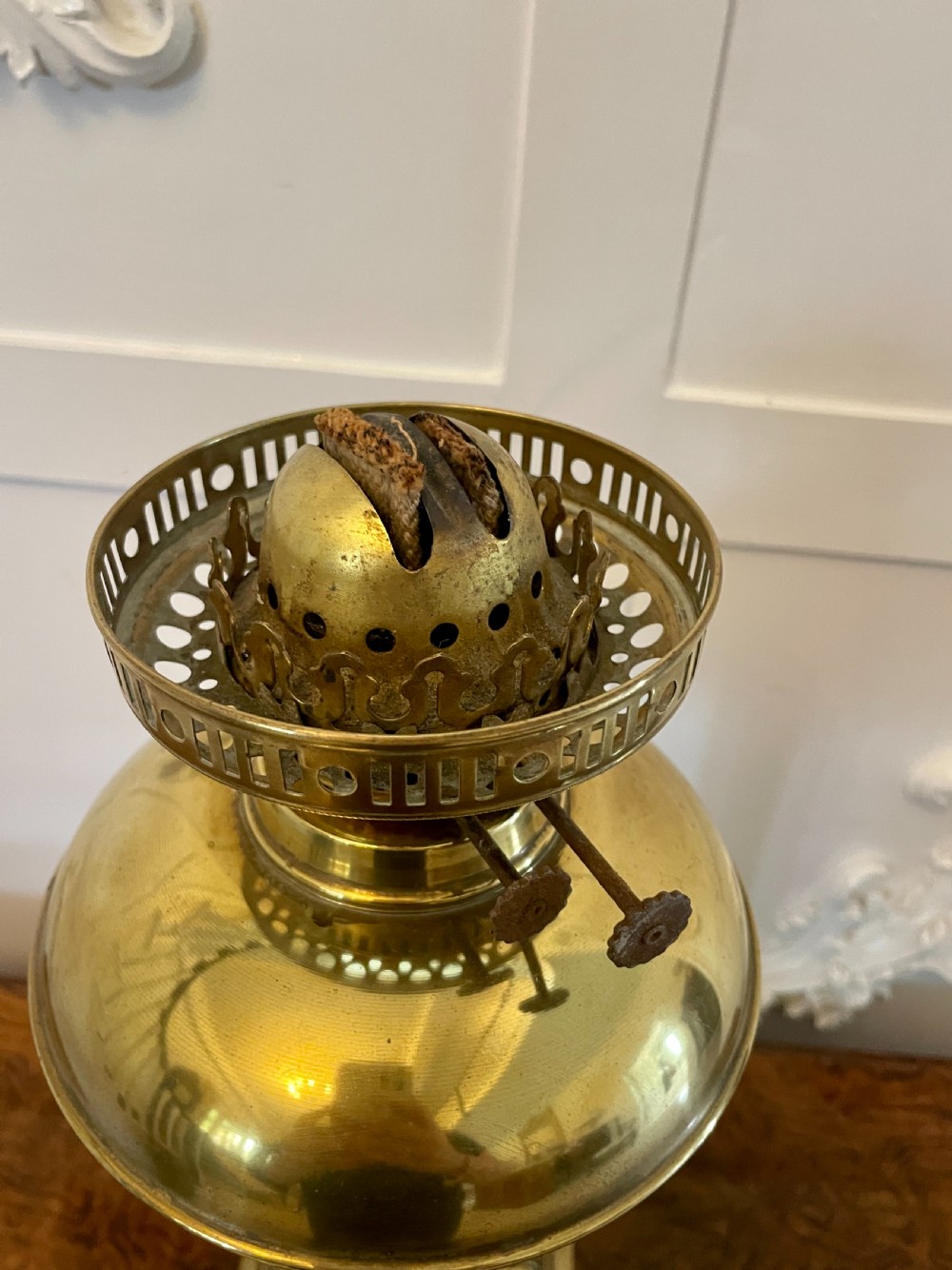 Antique Victorian Reeded Column Quality Brass Oil Lamp View VIII