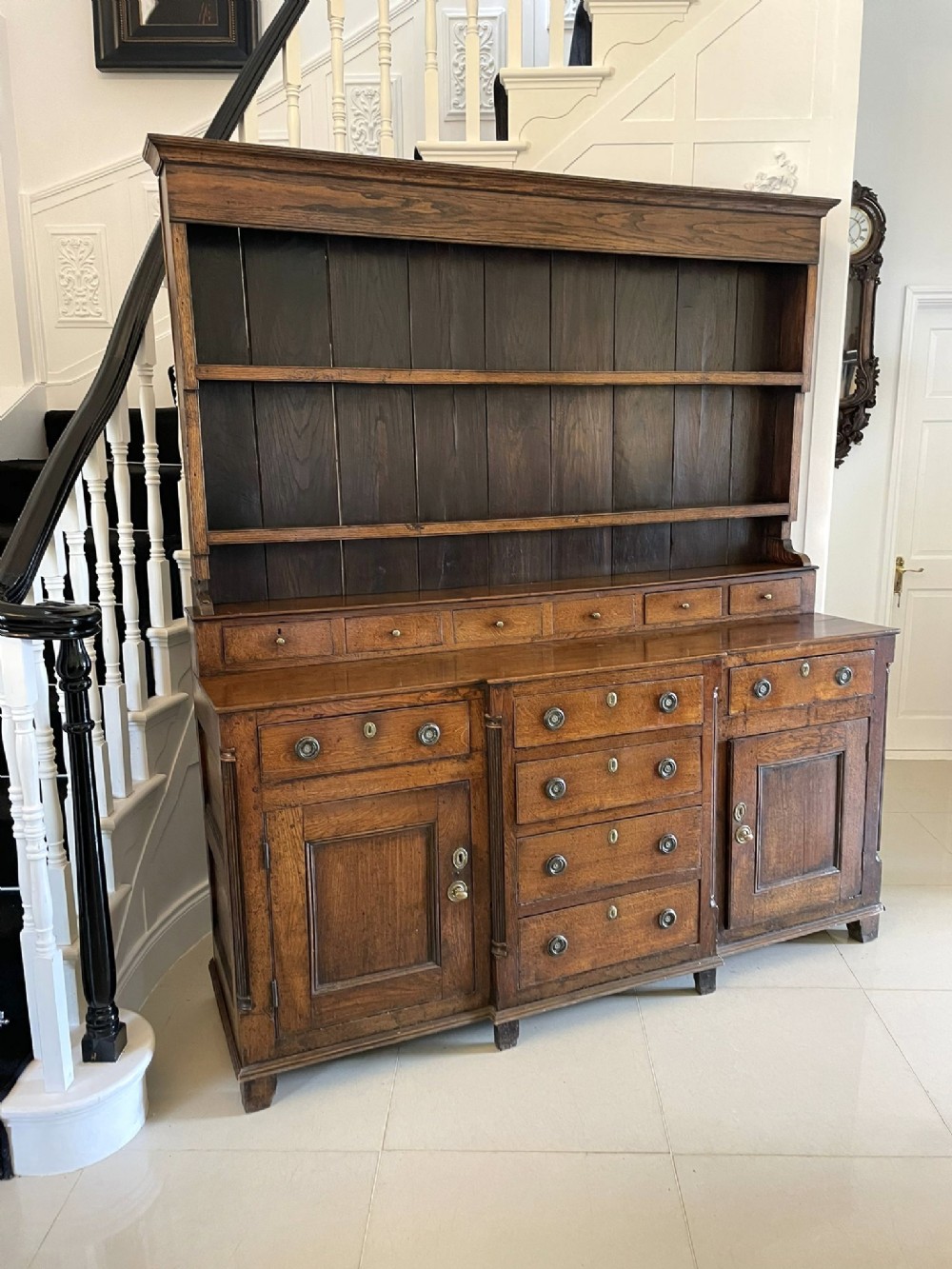 Large Antique 18th Century George III Quality Oak Dresser and Rack