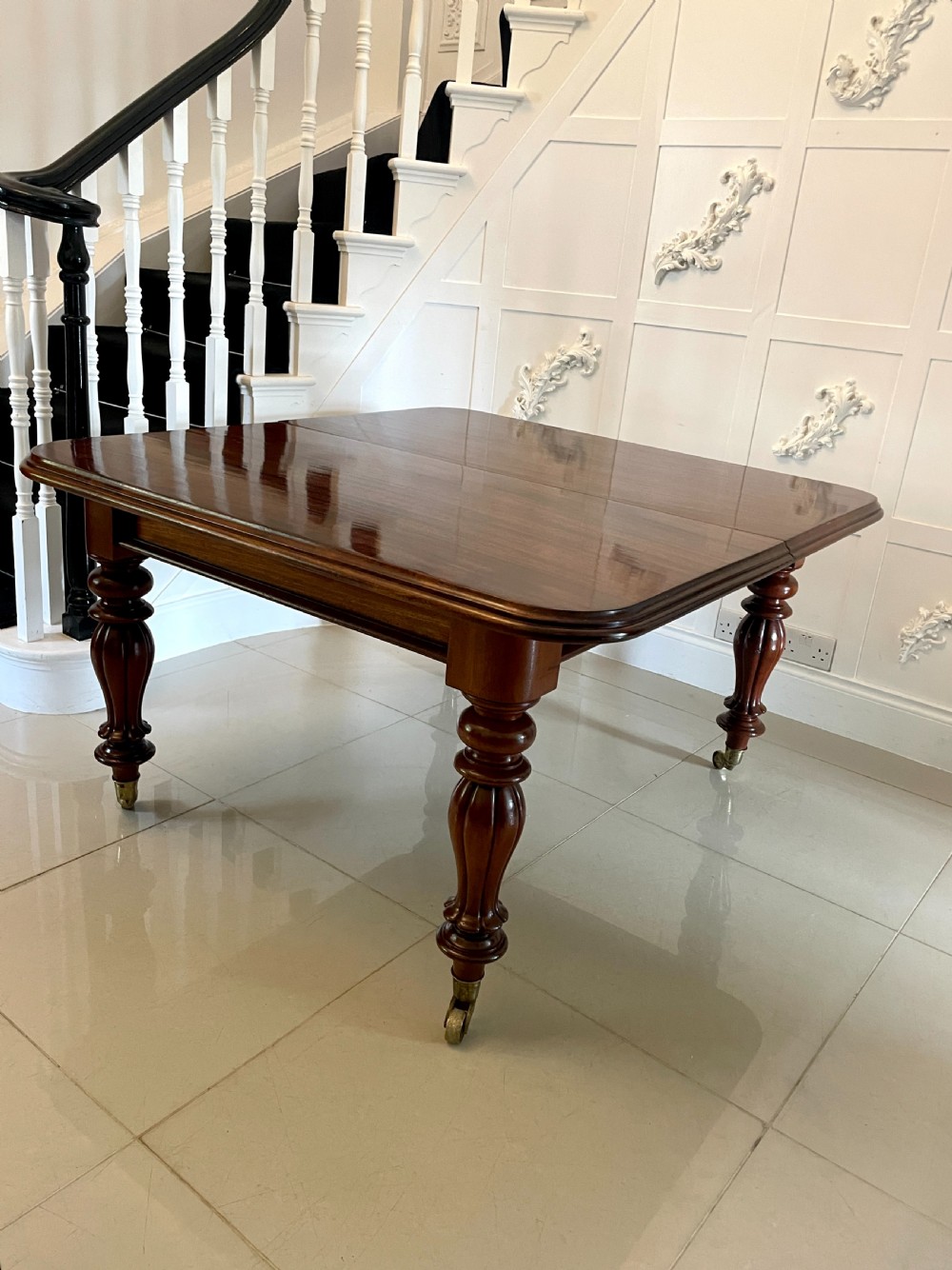  Superb Quality 10 Seater Antique Victorian Figured Mahogany Extending Dining Table  View V