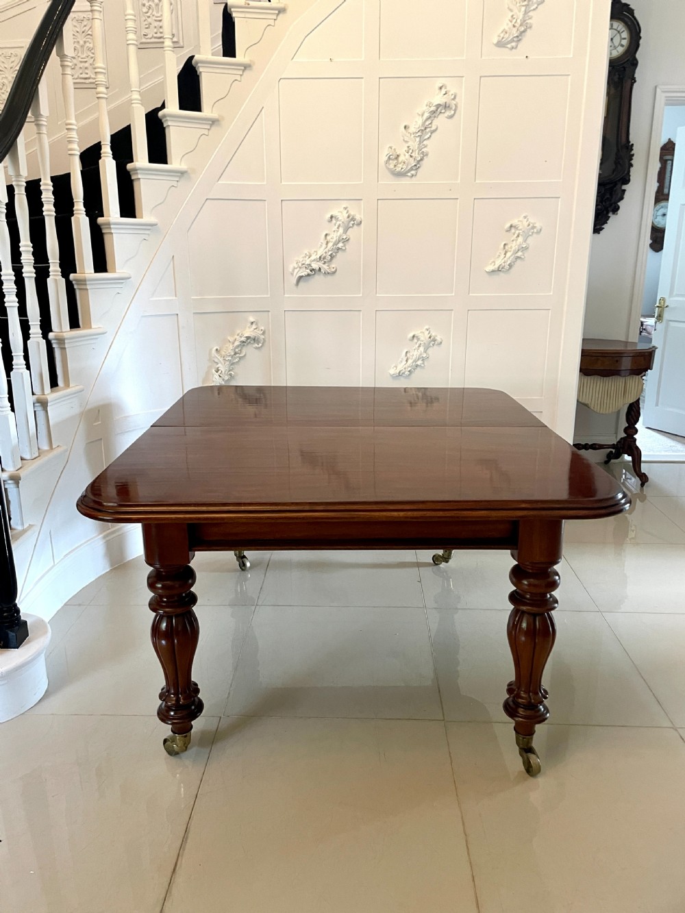  Superb Quality 10 Seater Antique Victorian Figured Mahogany Extending Dining Table  View VI