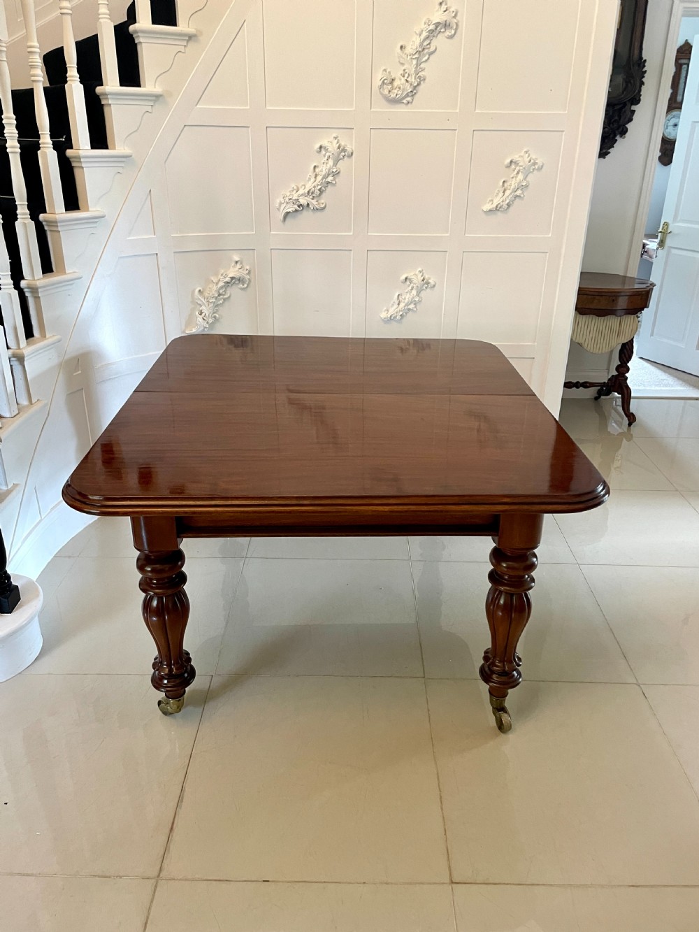 Superb Quality 10 Seater Antique Victorian Figured Mahogany Extending Dining Table  View VII