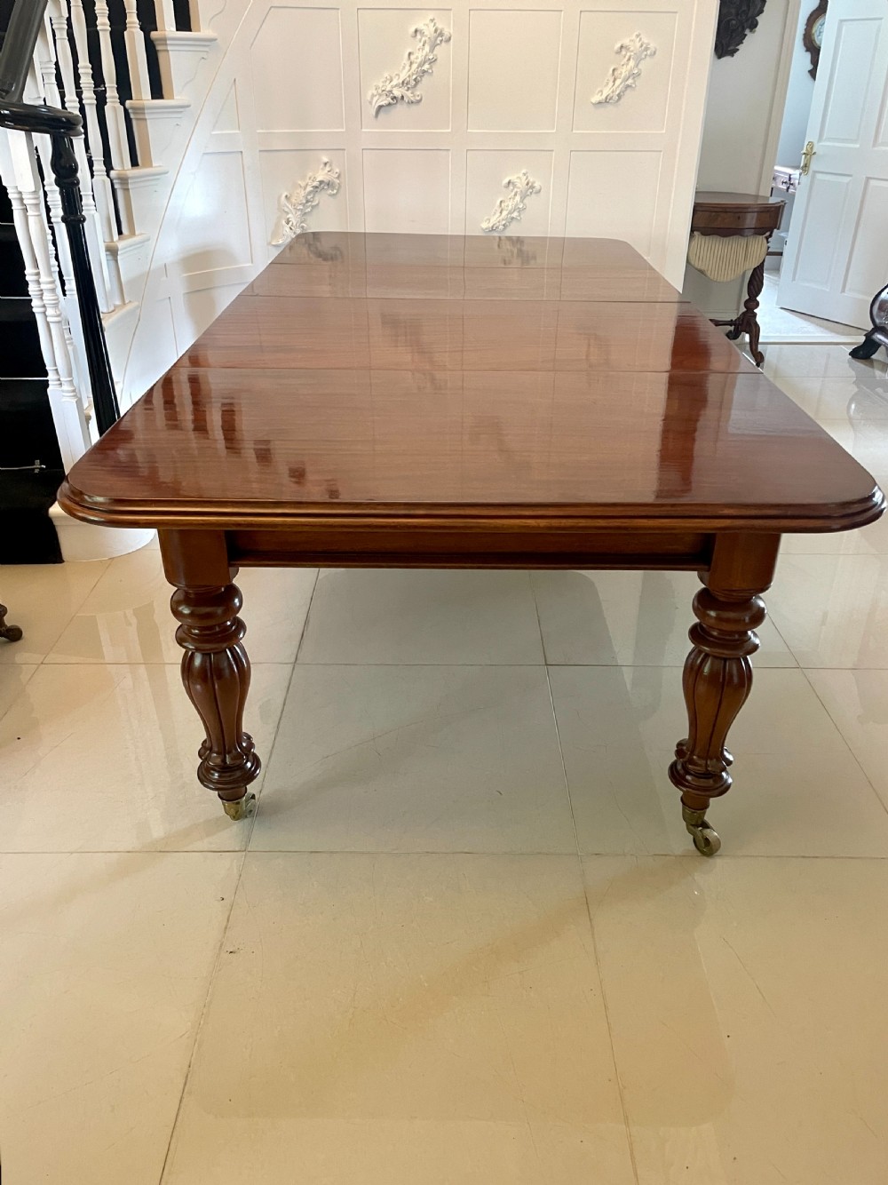  Superb Quality 10 Seater Antique Victorian Figured Mahogany Extending Dining Table  View XVII