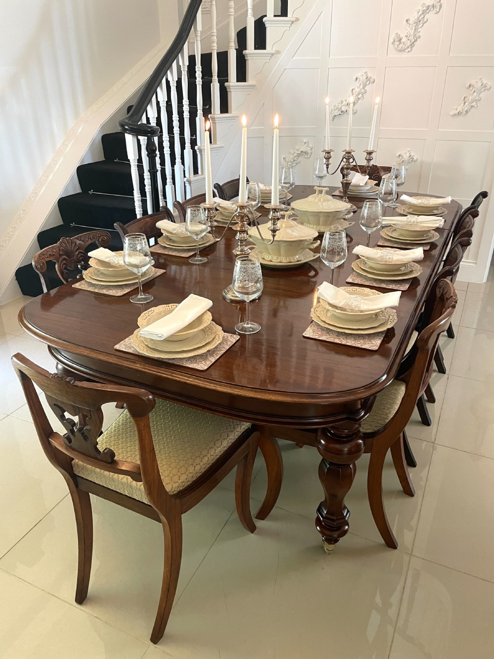 Superb Quality Antique Victorian Figured Mahogany Extending Dining Table 74 x 120 x 241cm View V