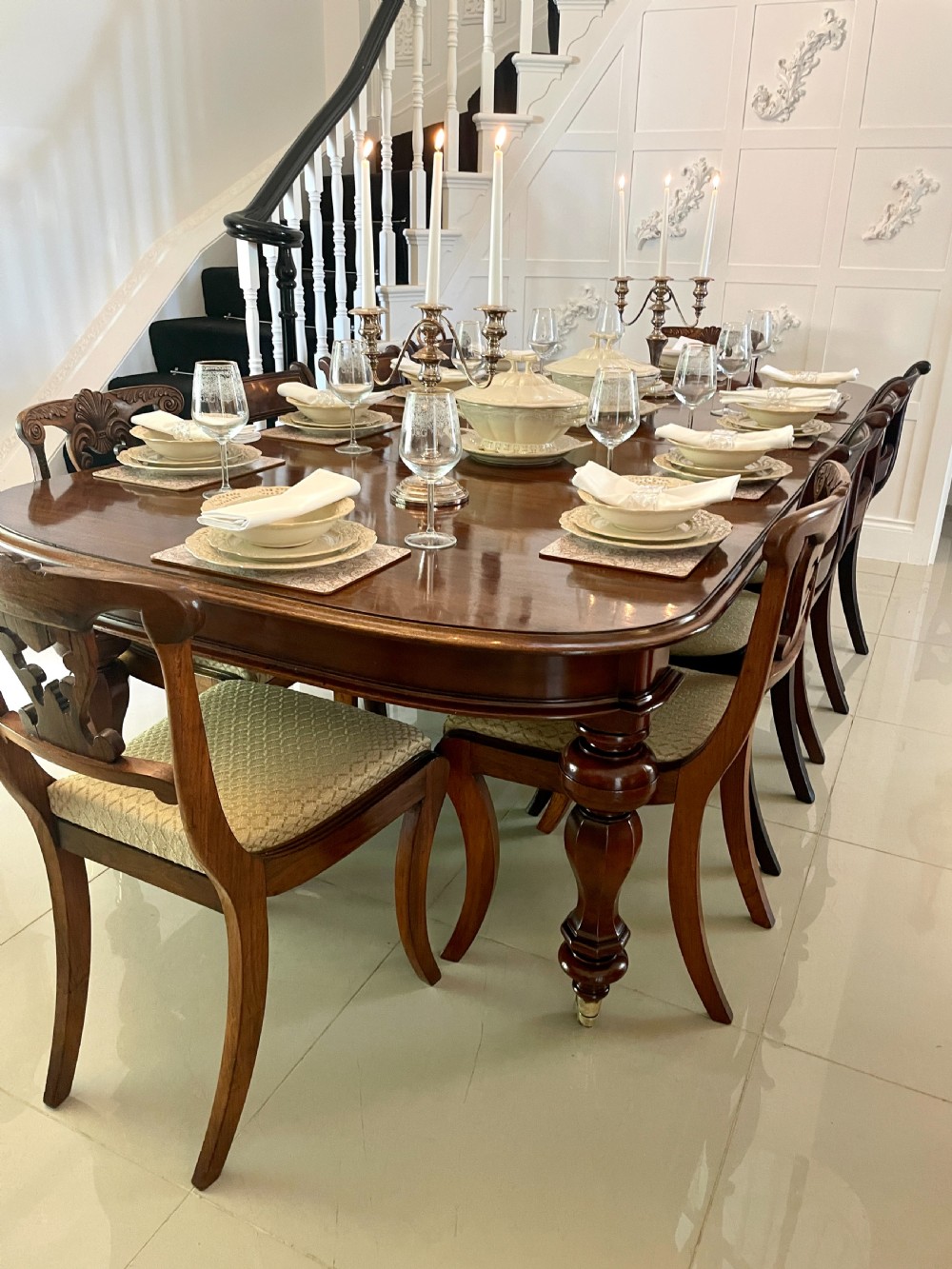 Superb Quality Antique Victorian Figured Mahogany Extending Dining Table 74 x 120 x 241cm View VI