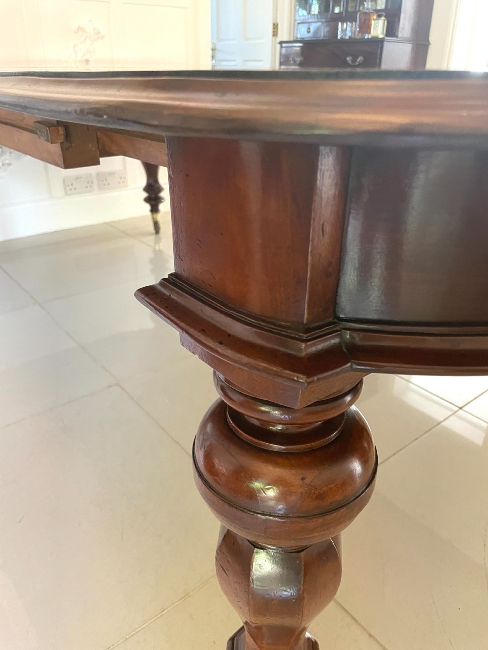 Superb Quality Antique Victorian Figured Mahogany Extending Dining Table 74 x 120 x 241cm View XIV