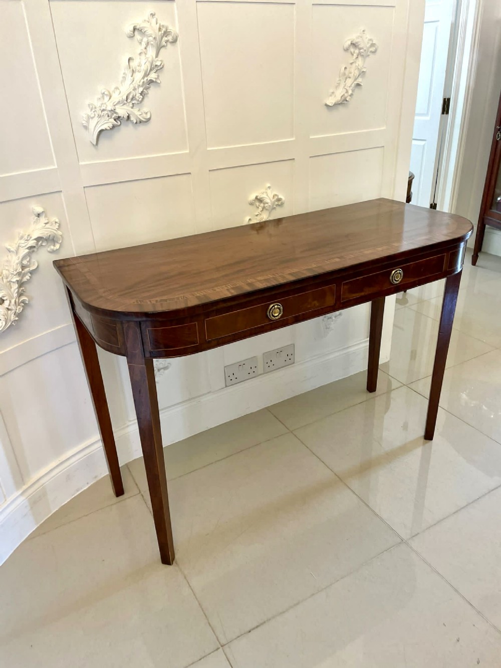 Antique George III Quality Figured Mahogany Inlaid Serving/Console Table 