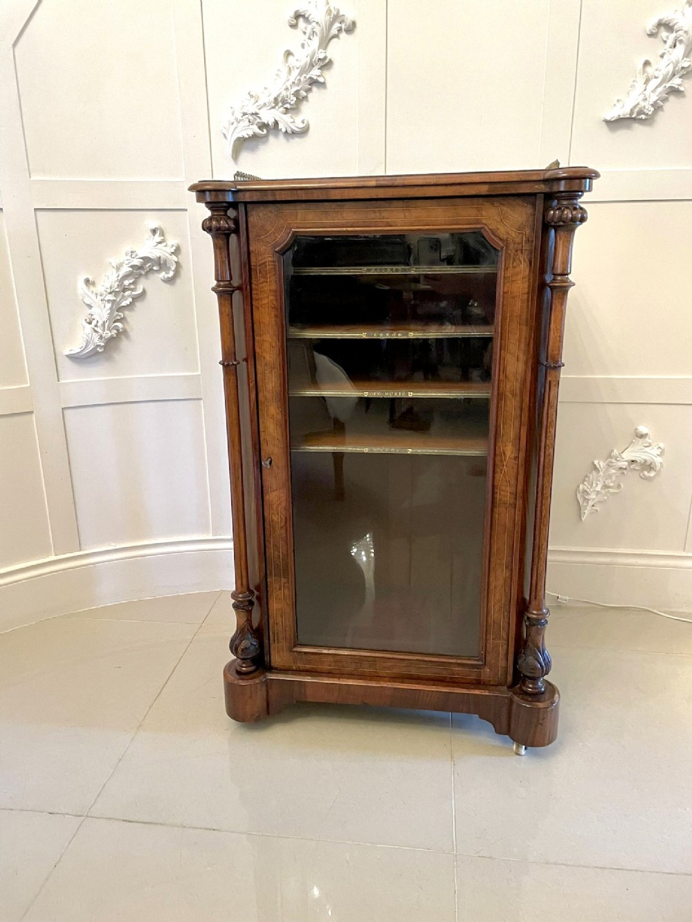 Quality Antique Victorian Inlaid Burr Walnut Music Cabinet 