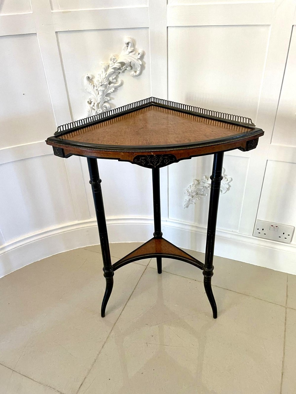 Quality Antique Victorian Amboyna & Ebonised Corner Table