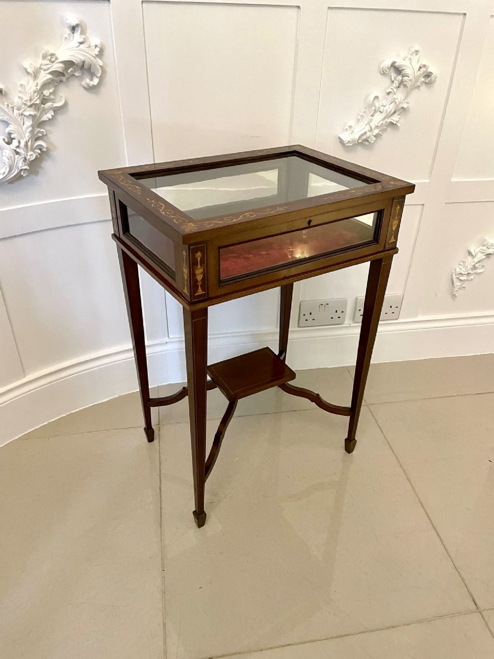 Fine Quality Antique Edwardian Mahogany Inlaid Bijouterie Cabinet