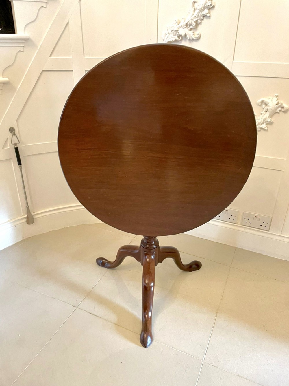 Quality Antique George III Mahogany Circular Tilt Top Centre Table 