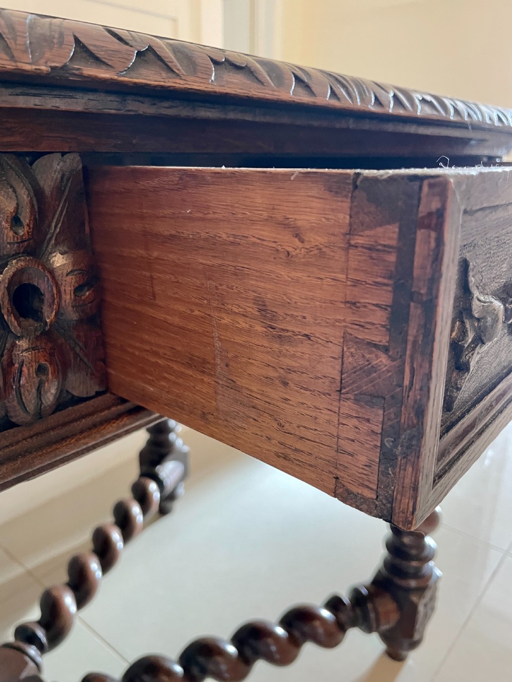 Antique Victorian Quality Carved Oak Freestanding Centre Table  View XIV