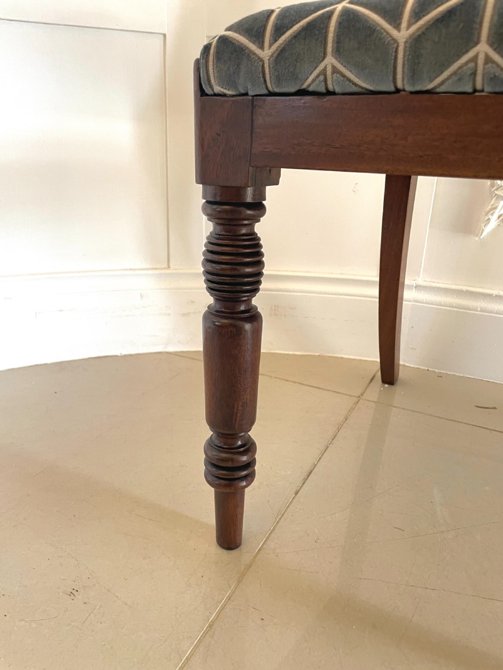 Antique Set of 8 Quality George III Mahogany Dining Chairs  View XI