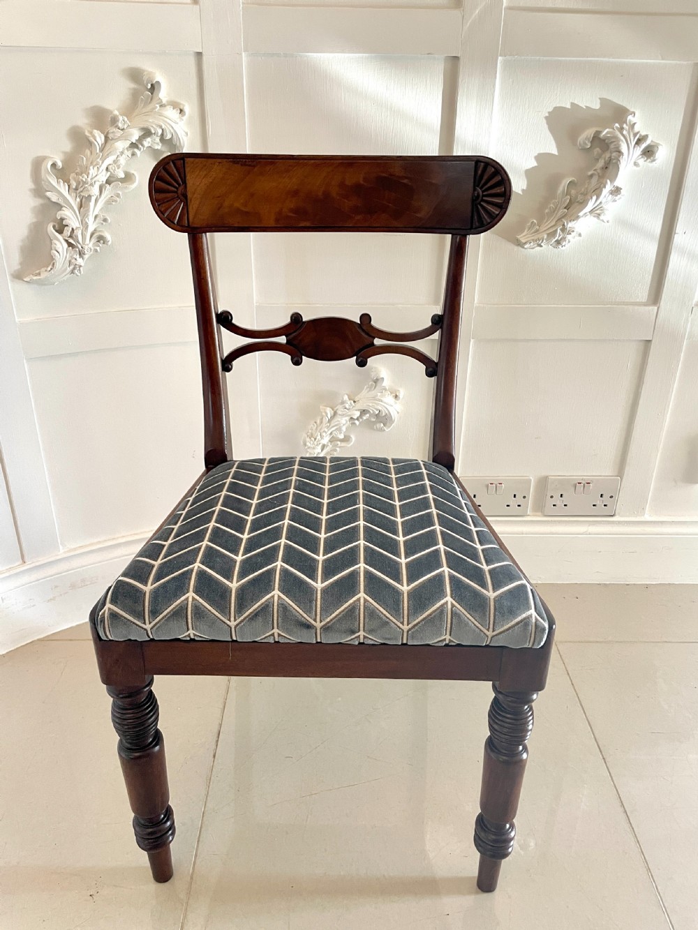 Antique Set of 8 Quality George III Mahogany Dining Chairs  View XXI
