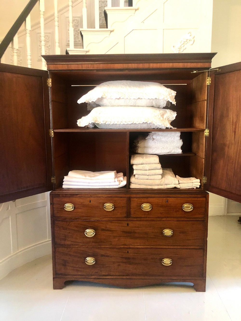 Antique 18th Century George III Quality Mahogany Linen Press View XIV