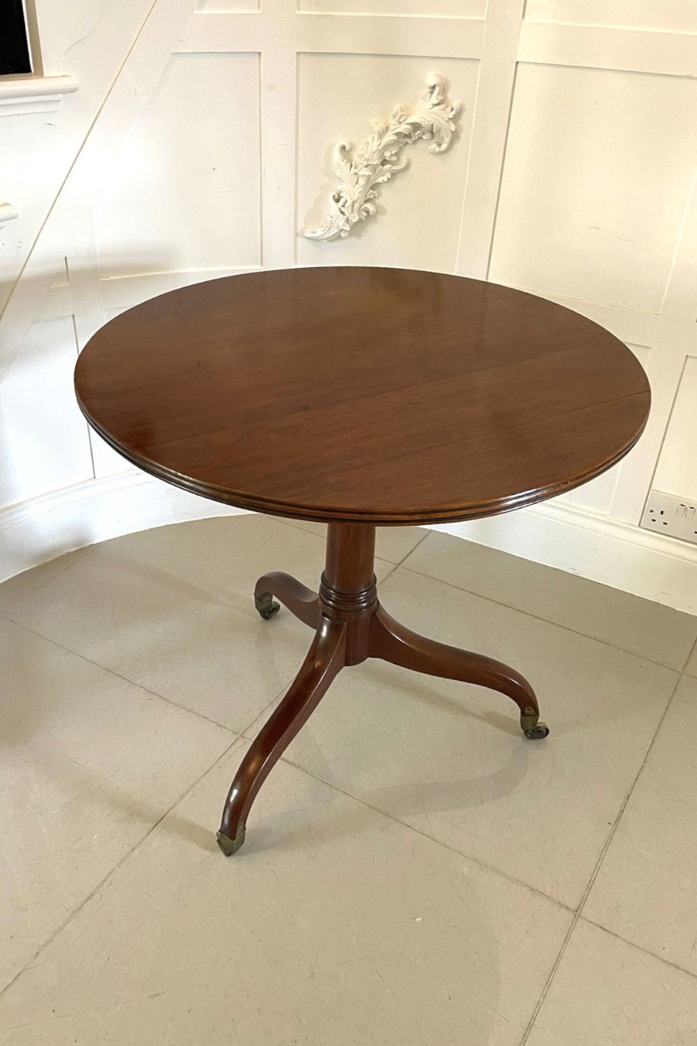 Antique George III Quality Mahogany Circular Lamp Table 