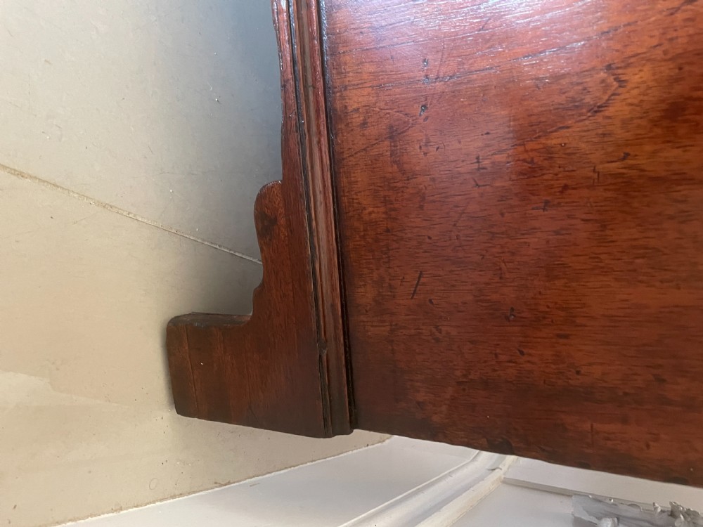 Antique George III Quality Mahogany Serpentine Fronted Chest of Drawers  View IV