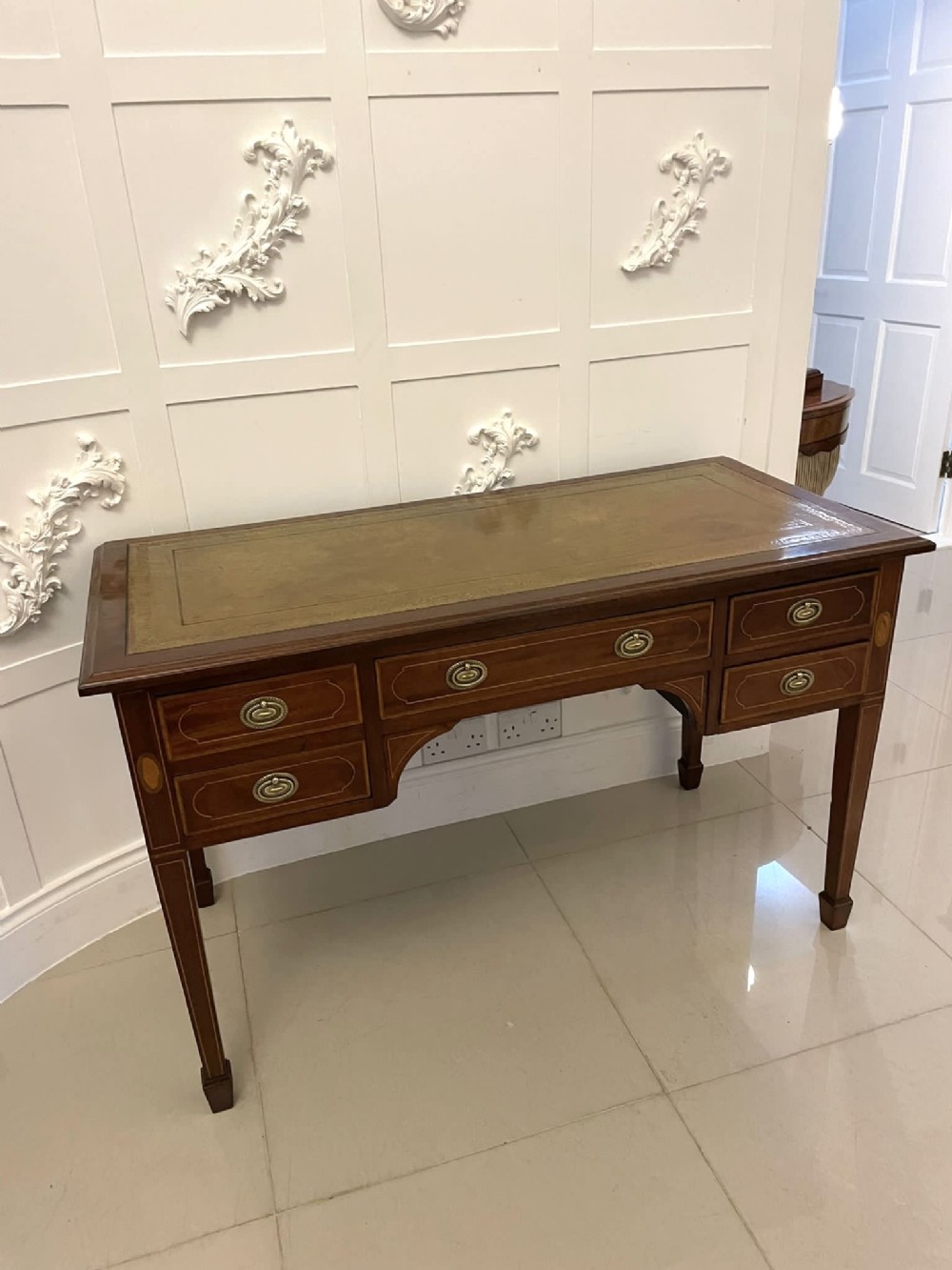 Antique Victorian Quality Mahogany Inlaid Writing Desk