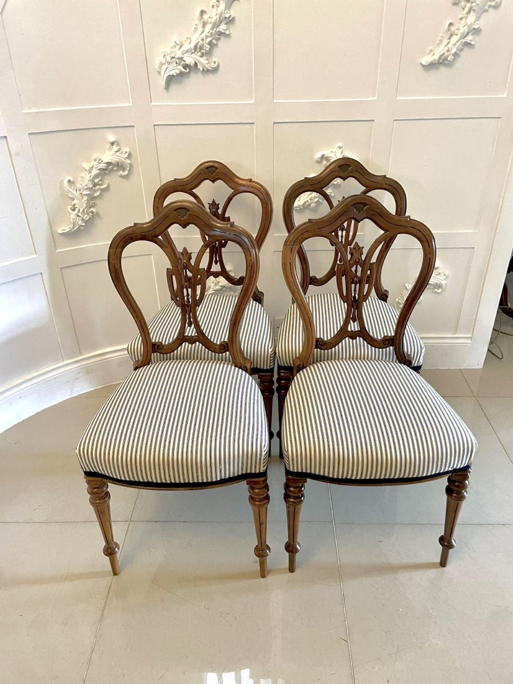 Set of 4 Antique Victorian Quality Walnut Dining Chairs 