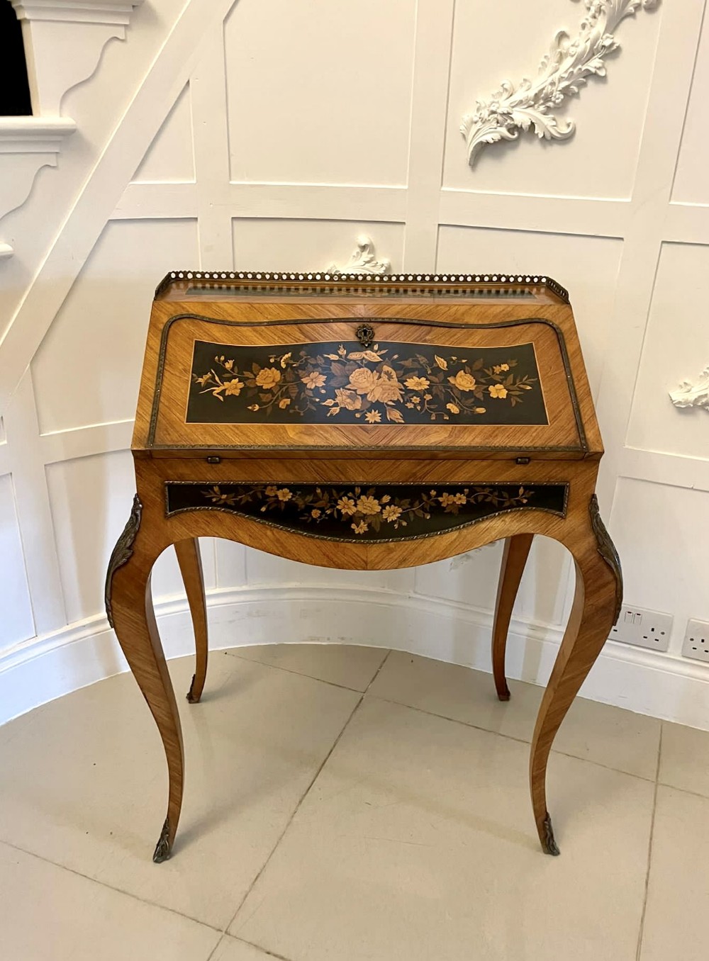 Antique Victorian Quality Satinwood Freestanding Marquetry Inlaid French Bureau 