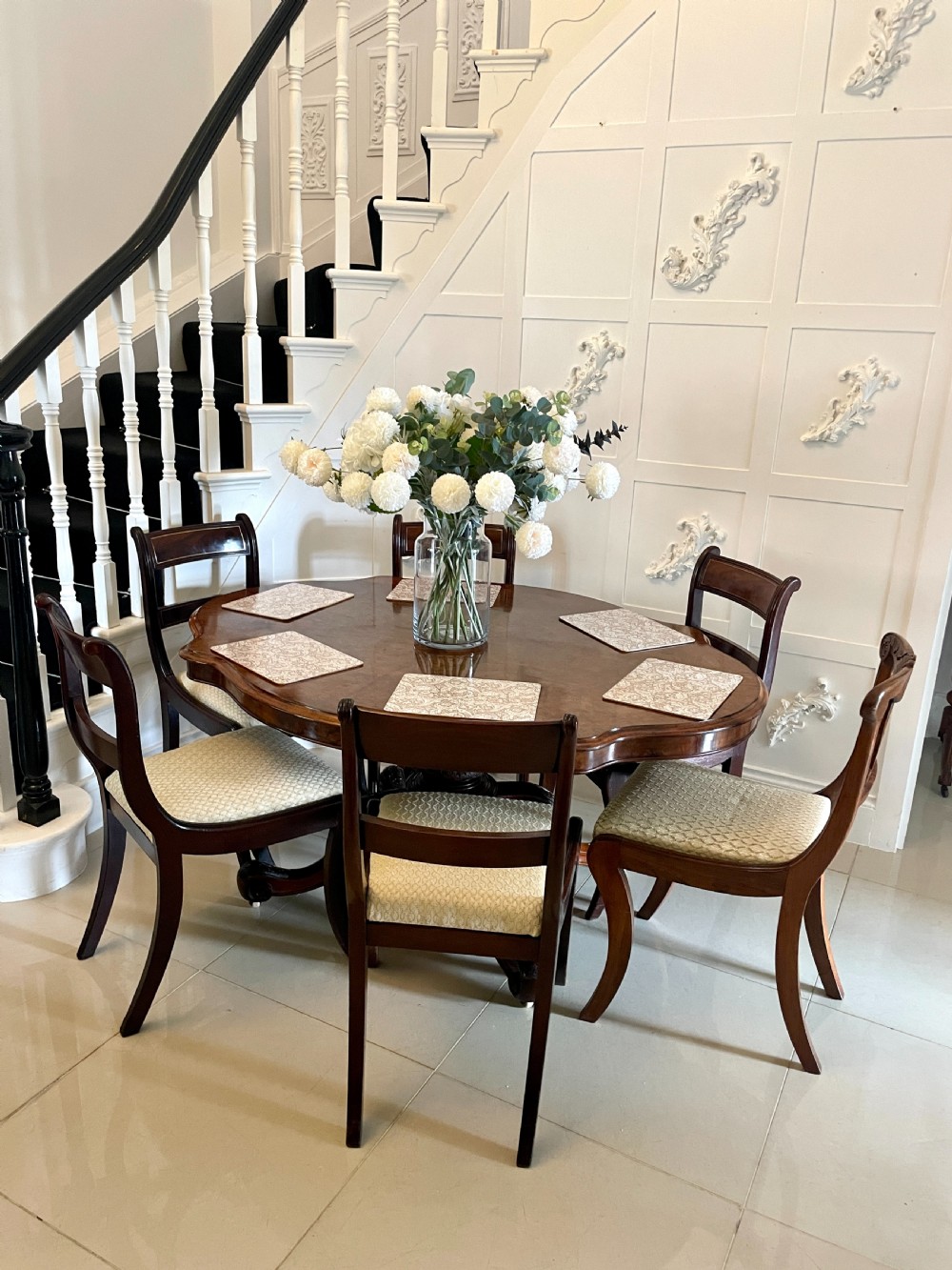 Outstanding Quality Antique 6 Seater Victorian Burr Walnut Centre/Dining Table 71 x 143 x 108cm View II