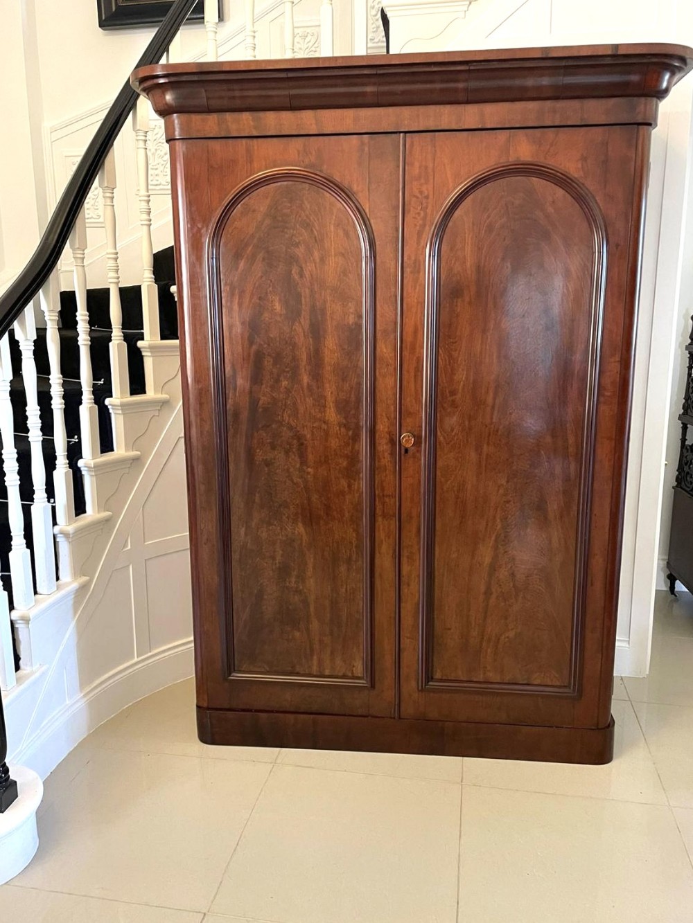 Antique Victorian Quality Figured Mahogany Wardrobe 