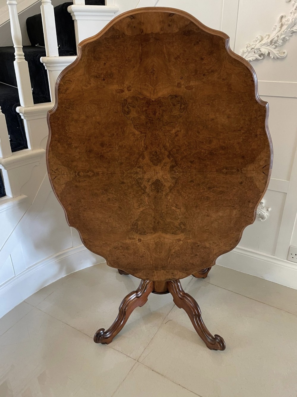 Fine Quality Antique Burr Walnut Shaped Tilt Top Centre Table