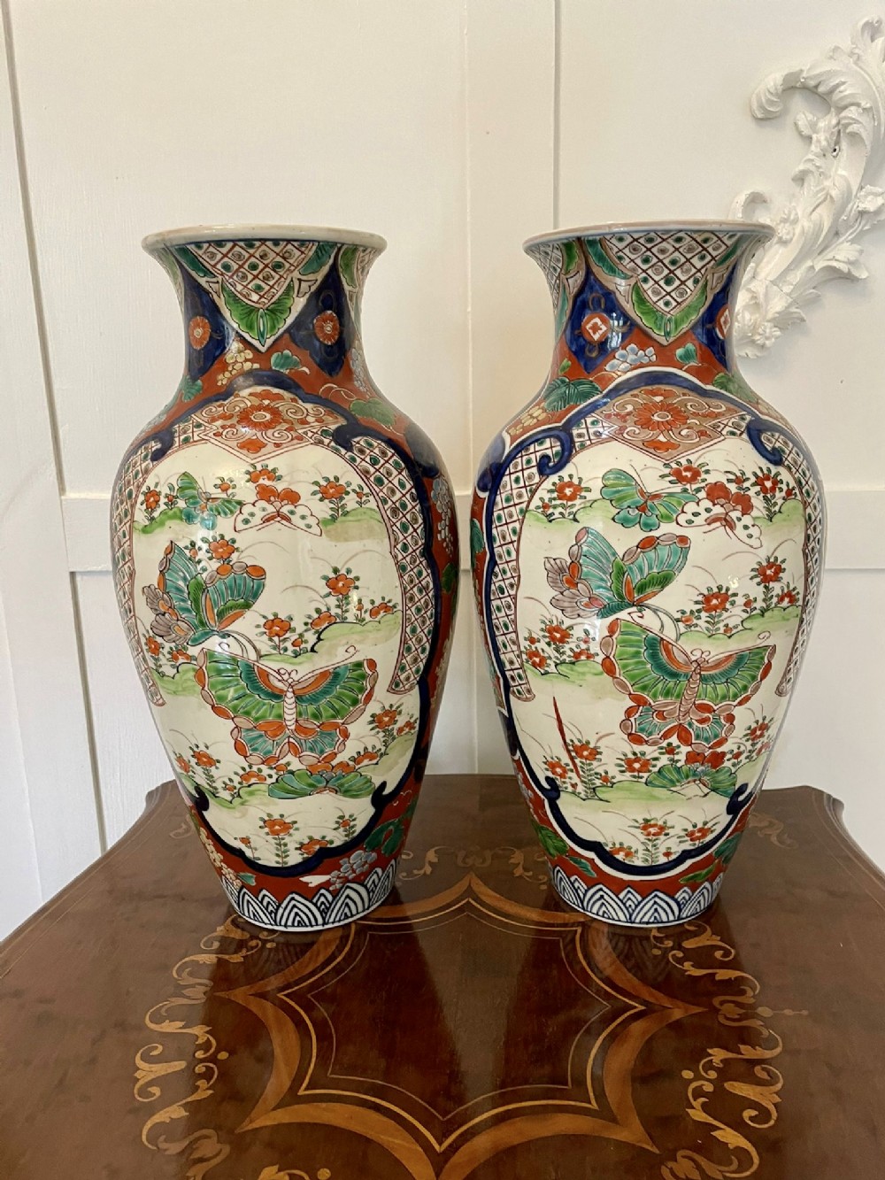 Pair of Antique Japanese Quality Imari Vases 