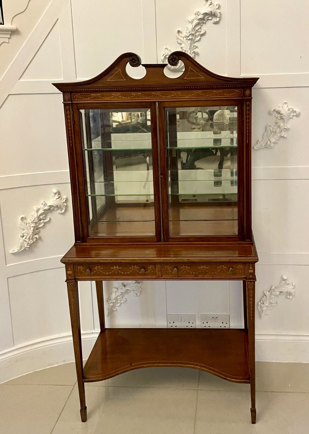Outstanding Quality Antique Victorian Mahogany Inlaid Display Cabinet 