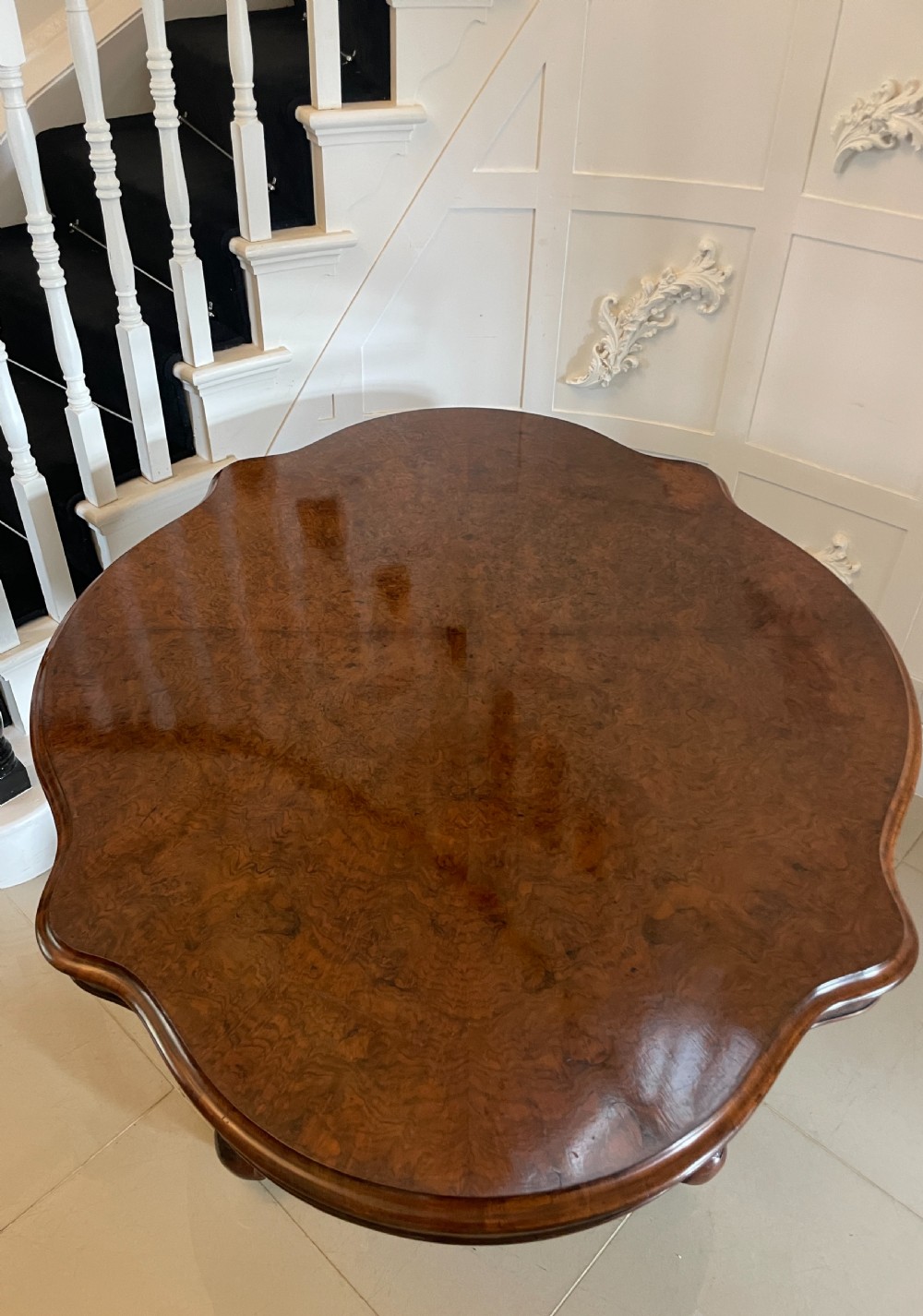 Outstanding Quality Antique 6 Seater Victorian Burr Walnut Centre/Dining Table 71 x 143 x 108cm View V