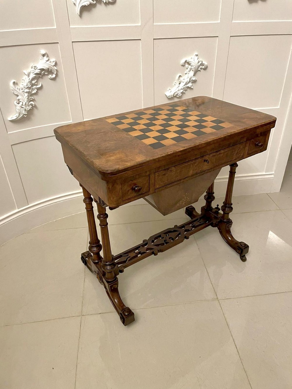 Fine Quality Antique Victorian Burr Walnut Inlaid Games Table 