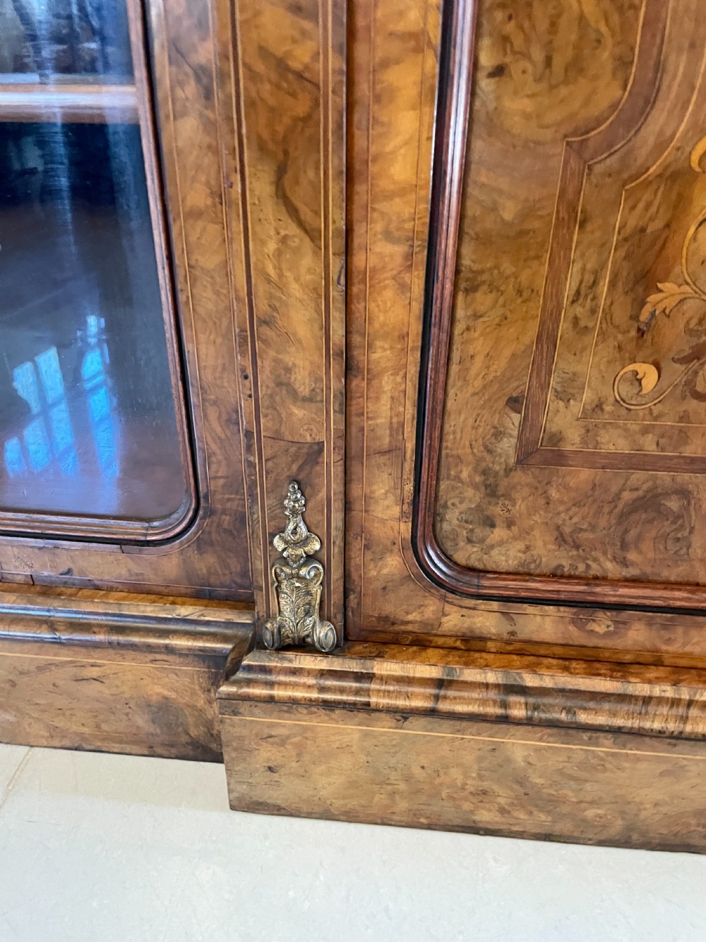 Outstanding Quality Antique Victorian Burr Walnut Marquetry Inlaid Credenza/Sideboard by Edwards and Roberts of London View XI