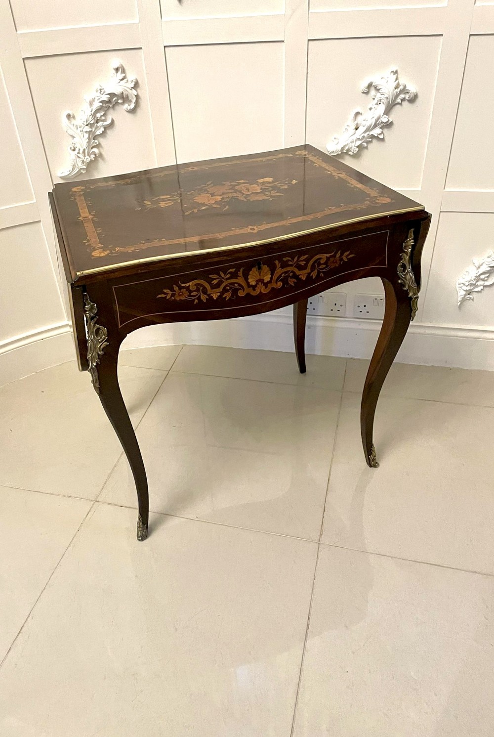 Antique Louis XV Quality French Rosewood Marquetry Inlaid Freestanding Centre Table 