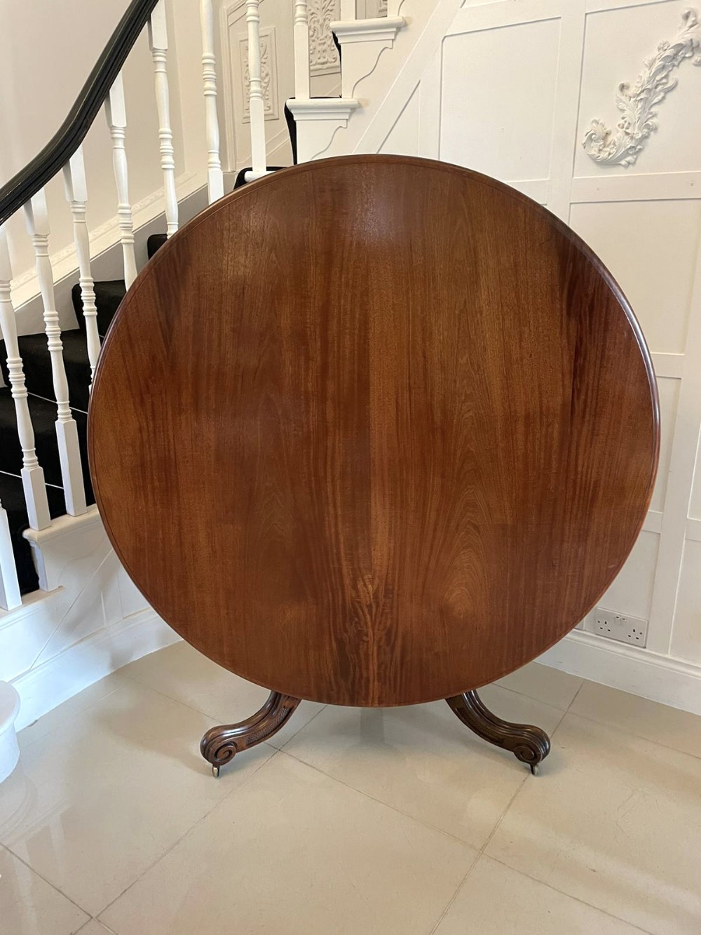 Large Antique Victorian Quality Figured Mahogany Circular Centre Table 