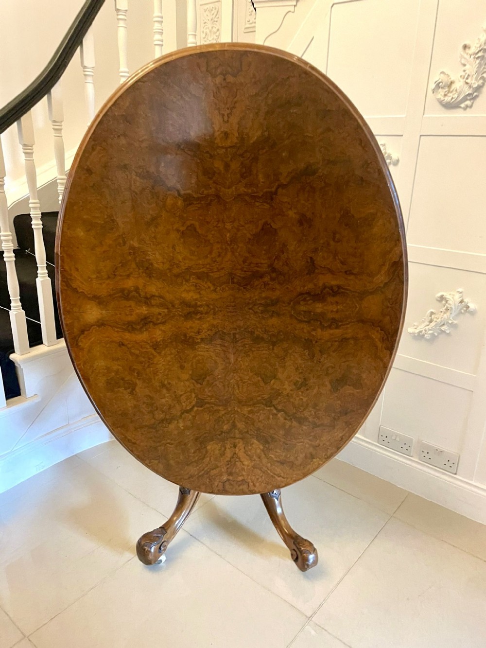 Outstanding Quality Antique Victorian Oval Burr Walnut Dining Table 