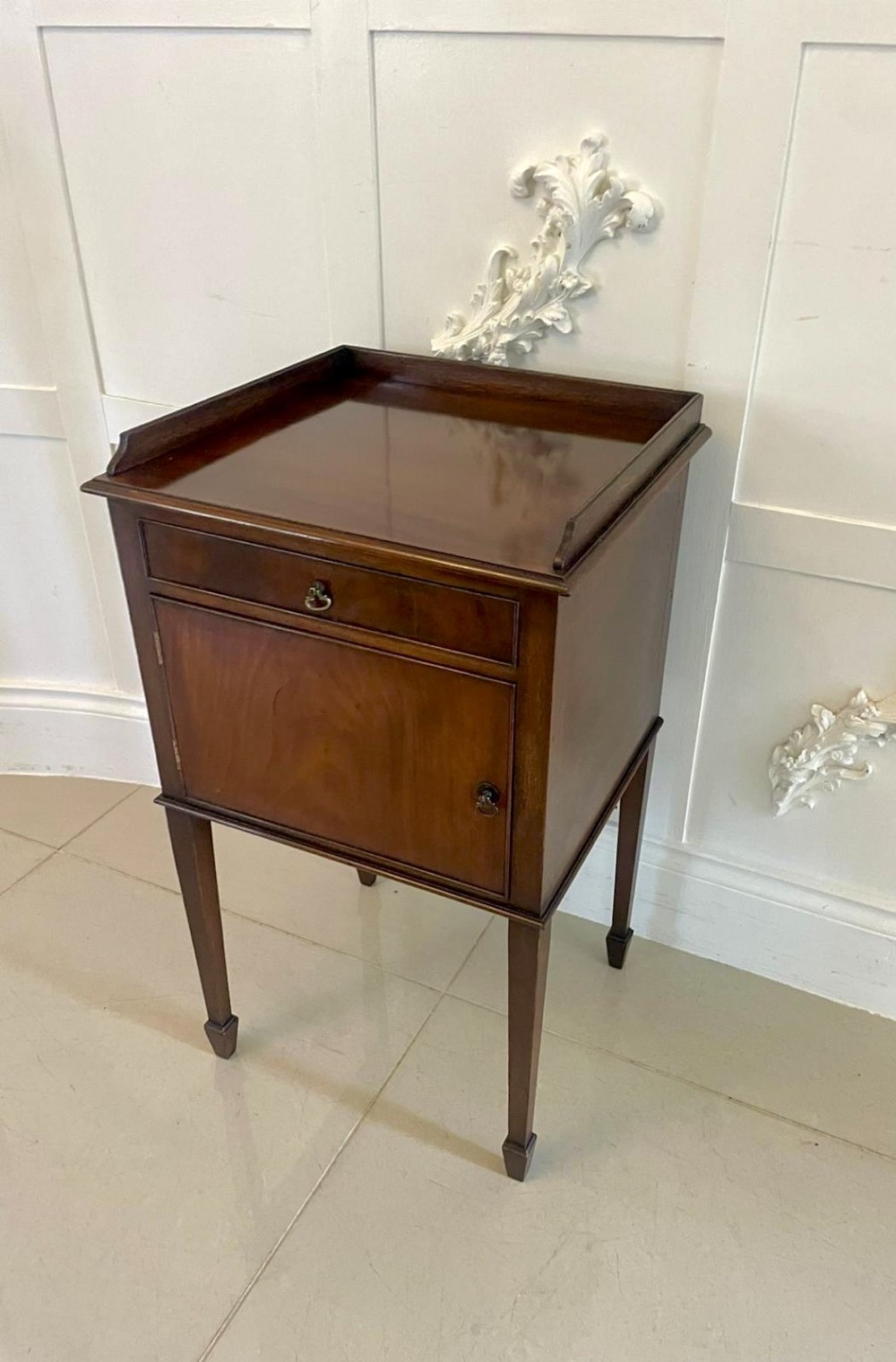 Antique Edwardian Quality Figured Mahogany Bedside Cabinet 