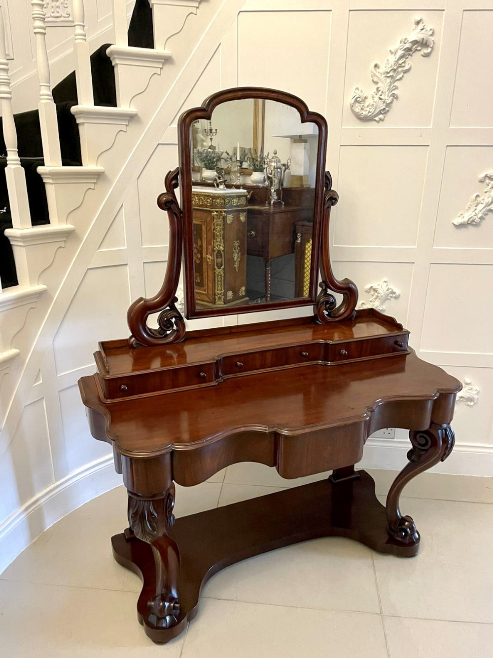 Quality Victorian Antique Carved Mahogany Dressing Table