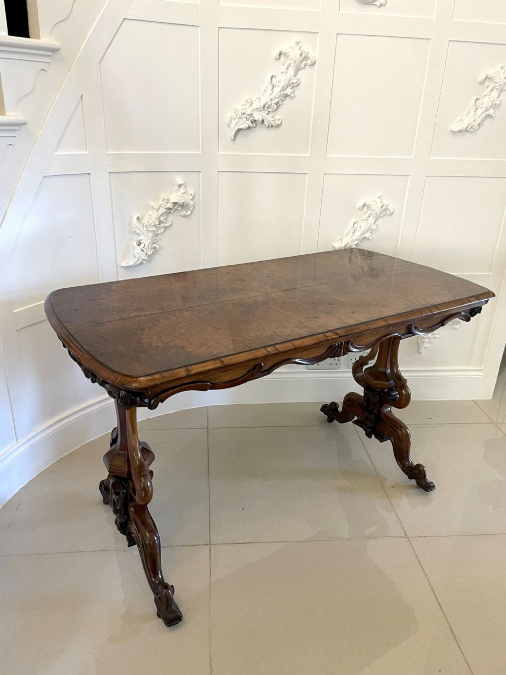 Antique Victorian Quality Burr Walnut Freestanding Centre Table 